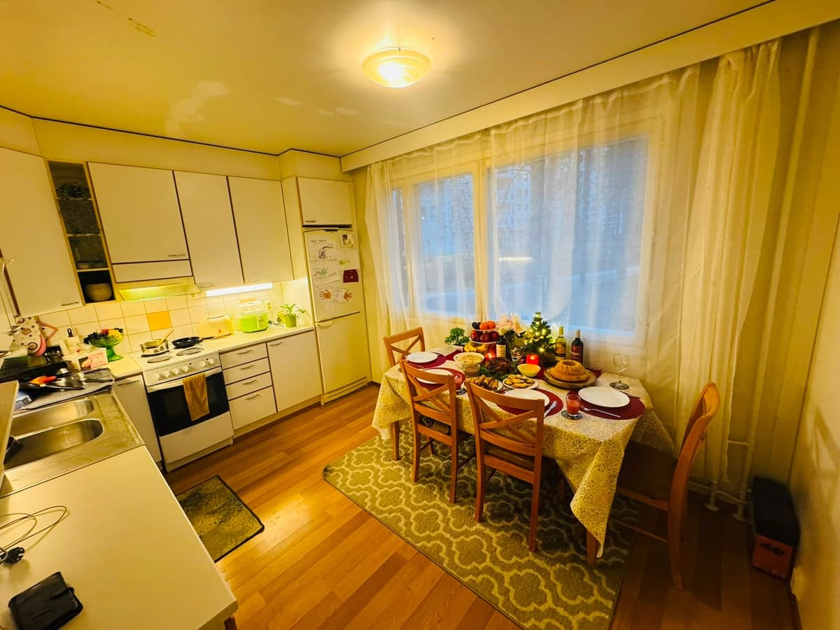 Prepared table in the Chamo's Kitchen dining room.